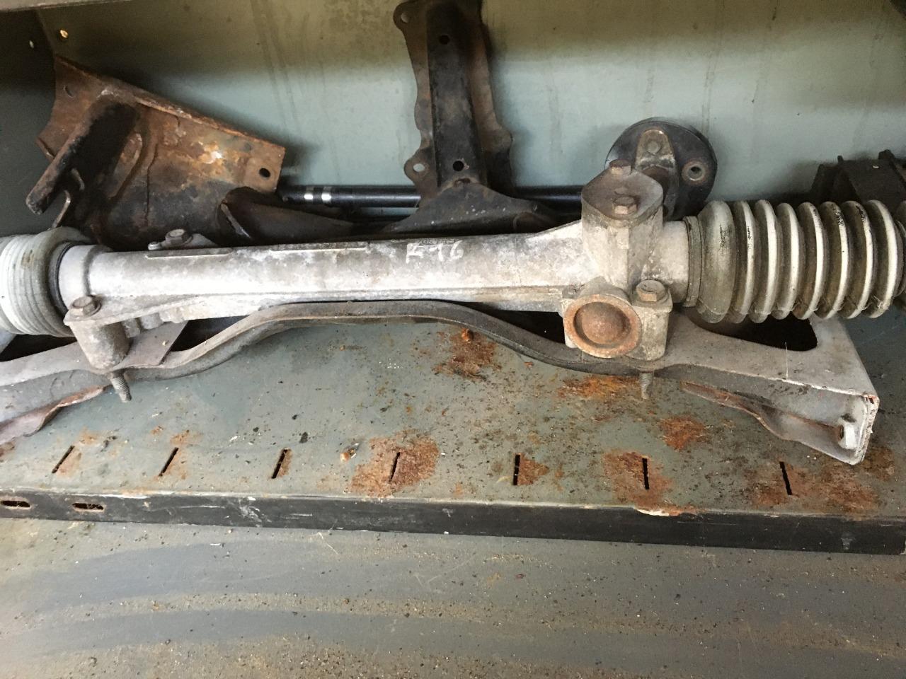 Lot de pièces RENAULT cabriolet LesAnciennes.com