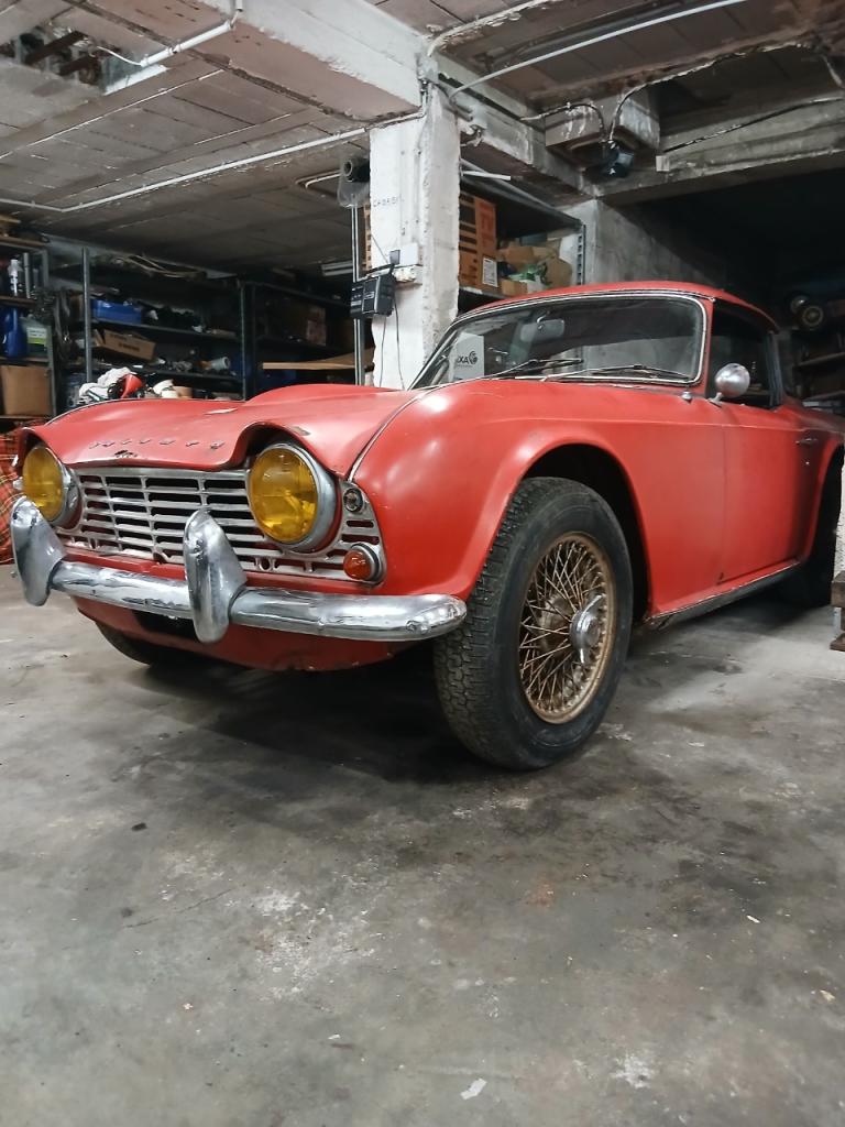 TRIUMPH TR4 - 1964 LesAnciennes.com