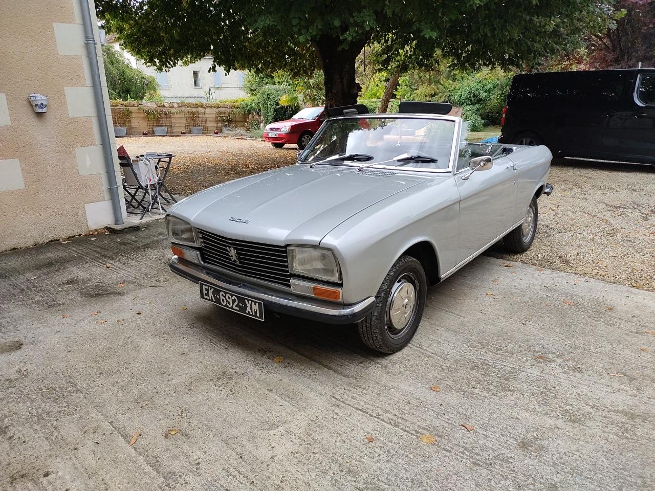 PEUGEOT 304 cabriolet - 1971 LesAnciennes.com