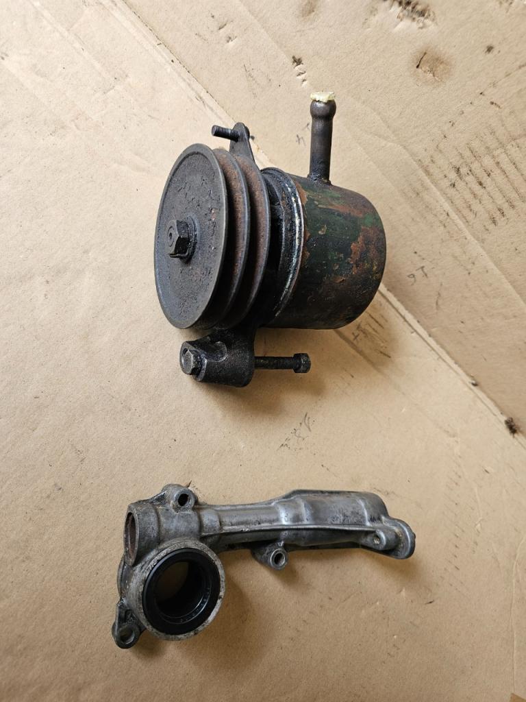 Pompe hp et pied CITROEN DS LesAnciennes.com