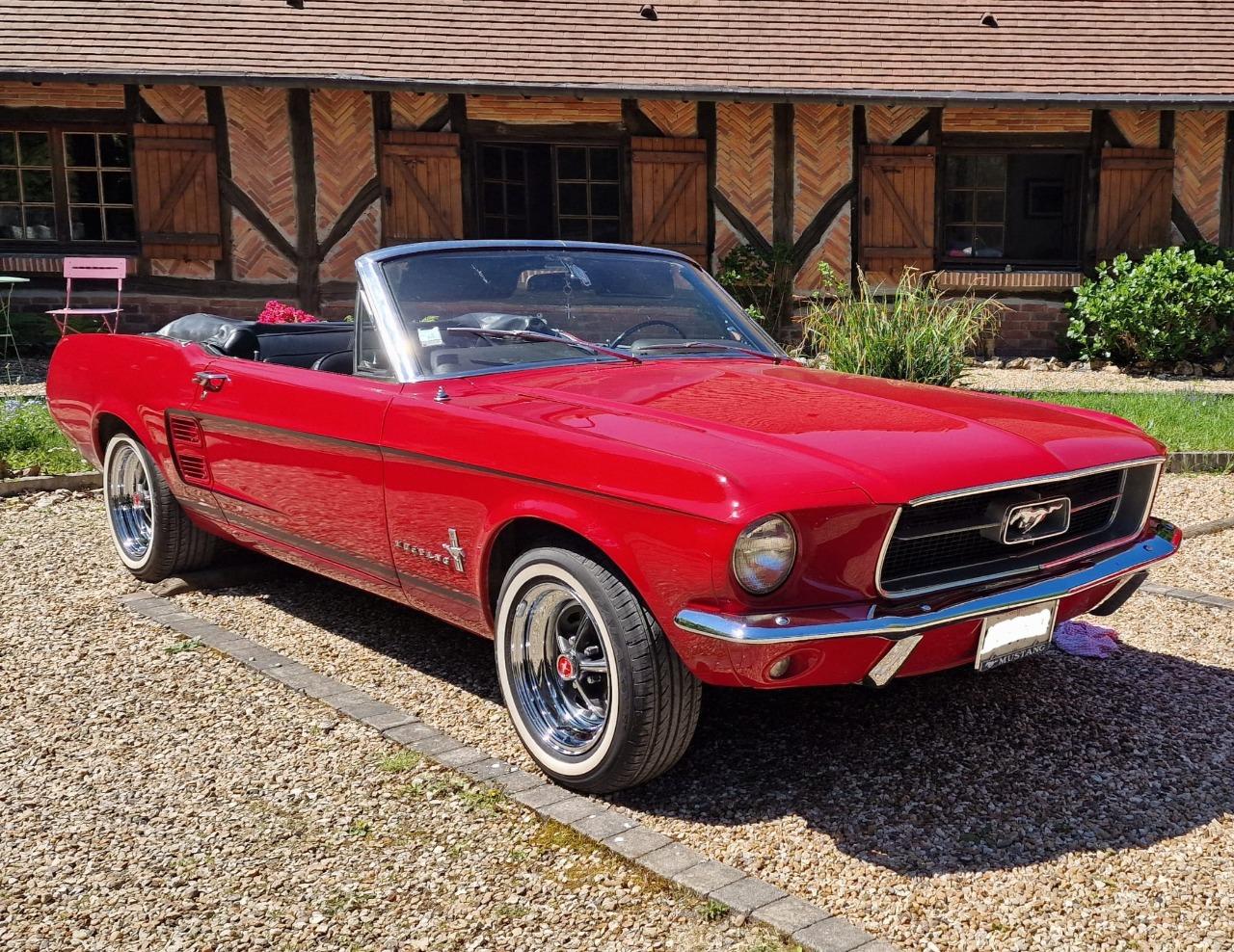 FORD Mustang Cabriolet - 1967 LesAnciennes.com