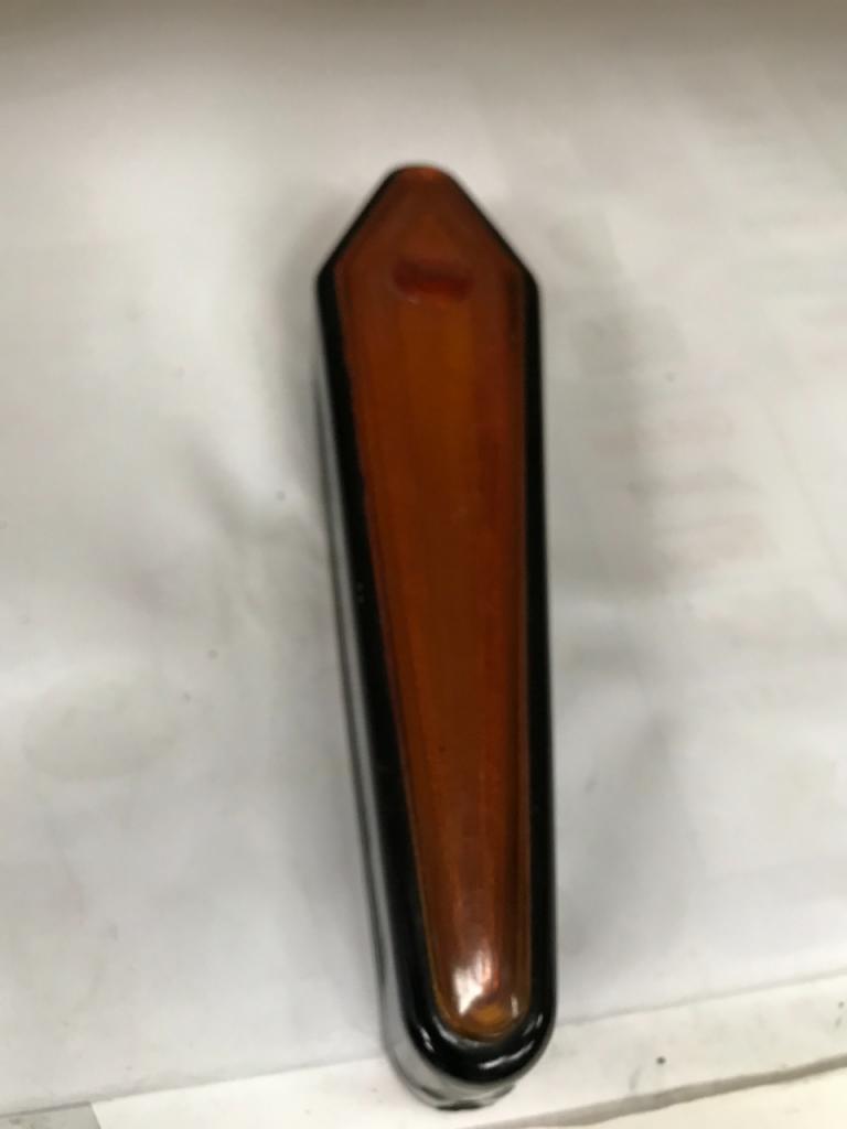 Cabochon flèche neuve pour véh Ancien Novaquatre.. LesAnciennes.com