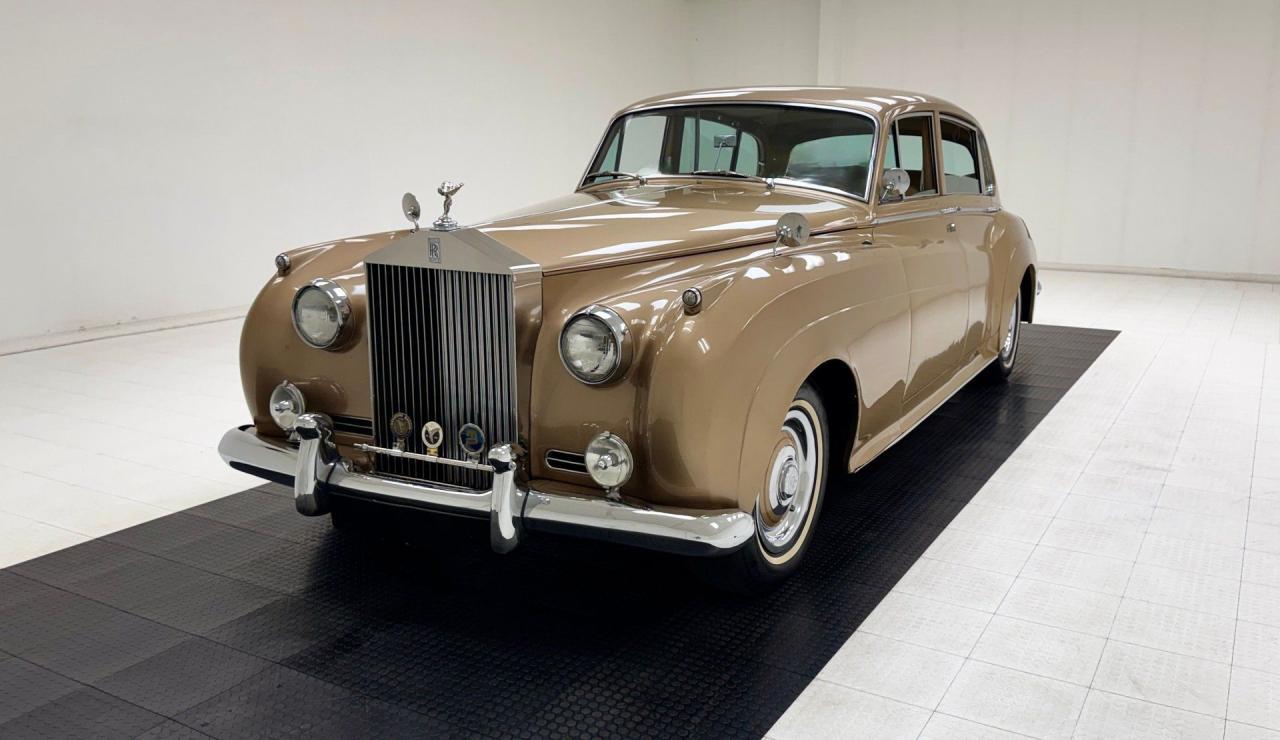 1965 Rolls-Royce Silver Cloud II LWB Saloon LesAnciennes.com