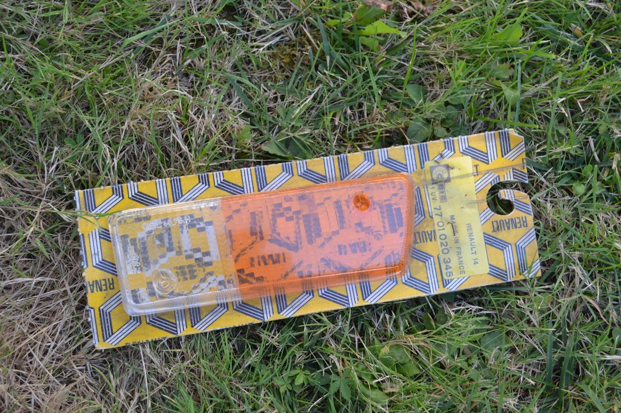 Cabochon RENAULT 14 (R14) LesAnciennes.com