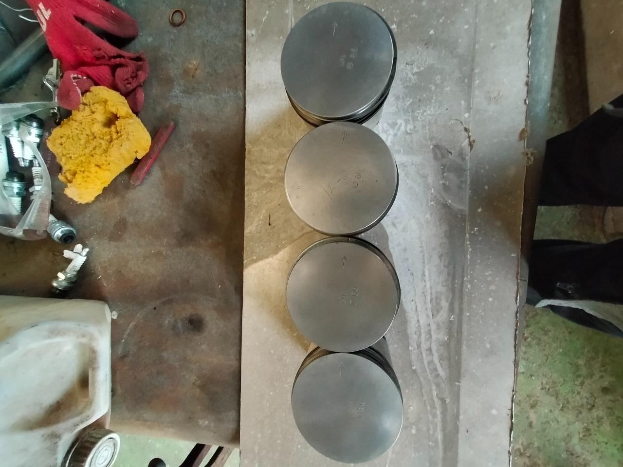 Pistons MERCEDES 190 SL cabriolet LesAnciennes.com
