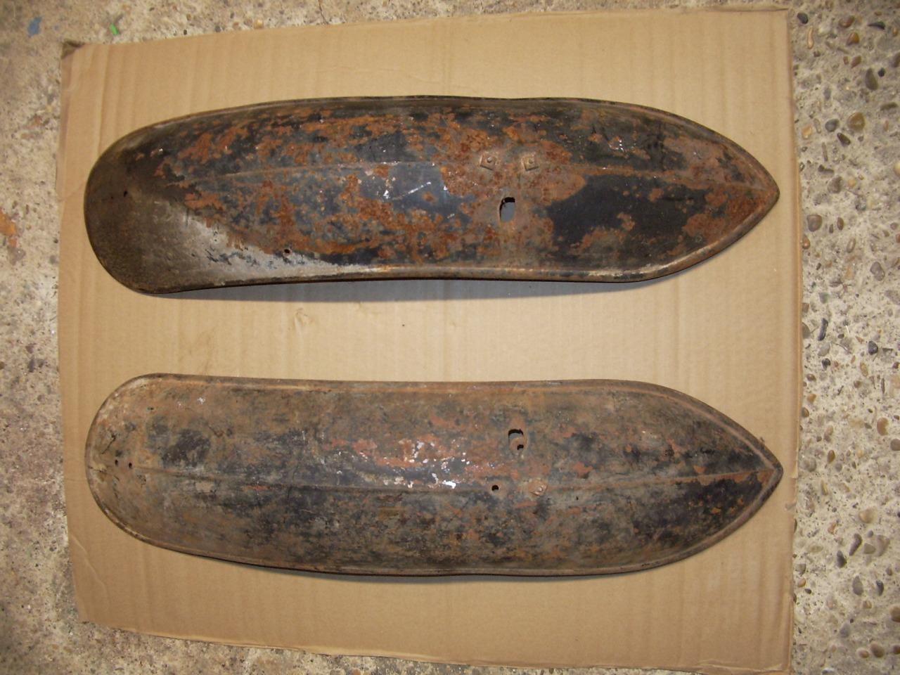 PROTEGE JAMBE LesAnciennes.com