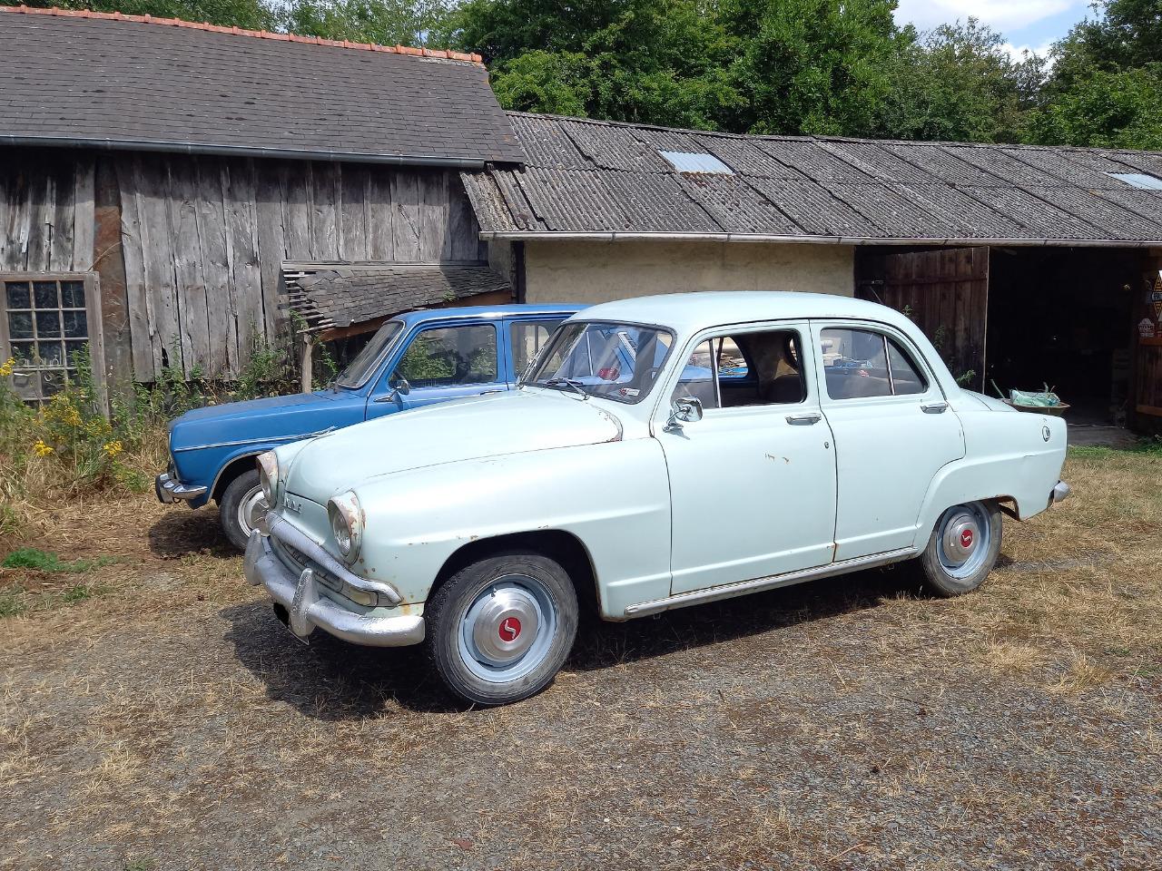 SIMCA Aronde 1300 deluxe - 1958 LesAnciennes.com