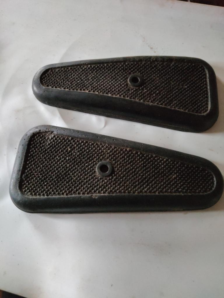 Paire grippe genoux genoux Terrot LesAnciennes.com