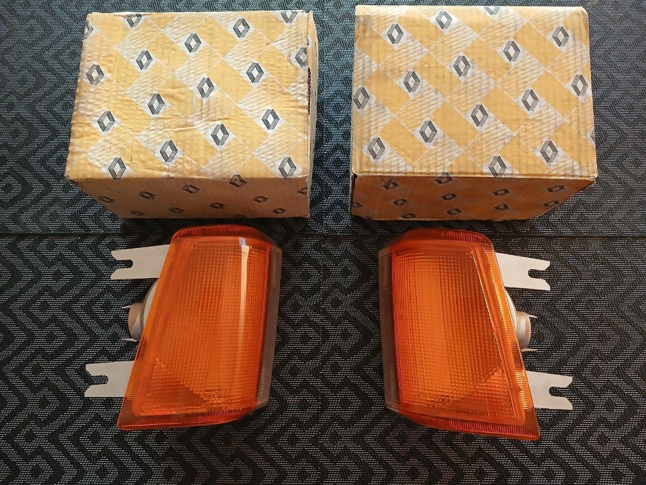 Clignotants RENAULT Trafic 1 phase 1 LesAnciennes.com