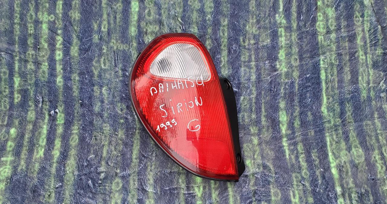 Feu arrière gauche DAIHATSU SIRION état exceptionn LesAnciennes.com