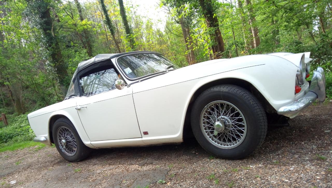 TRIUMPH TR4A - 1964 LesAnciennes.com
