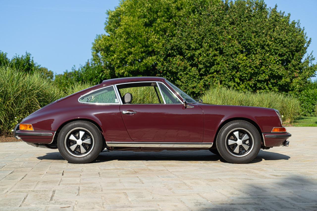 PORSCHE 911 2.2 S - 1971 LesAnciennes.com