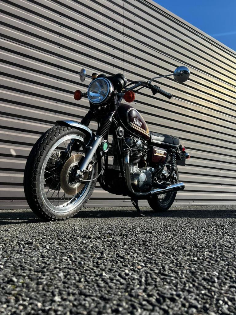 YAMAHA XS 650 447 - 1976 LesAnciennes.com