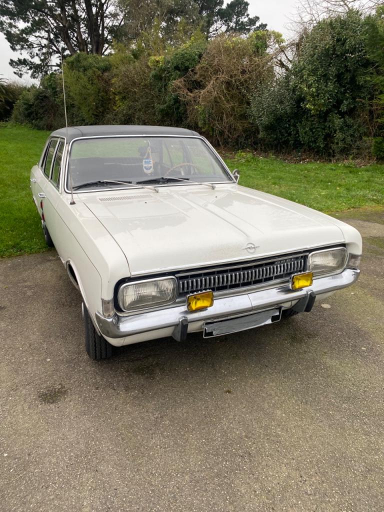 OPEL Commodore - 1969 LesAnciennes.com