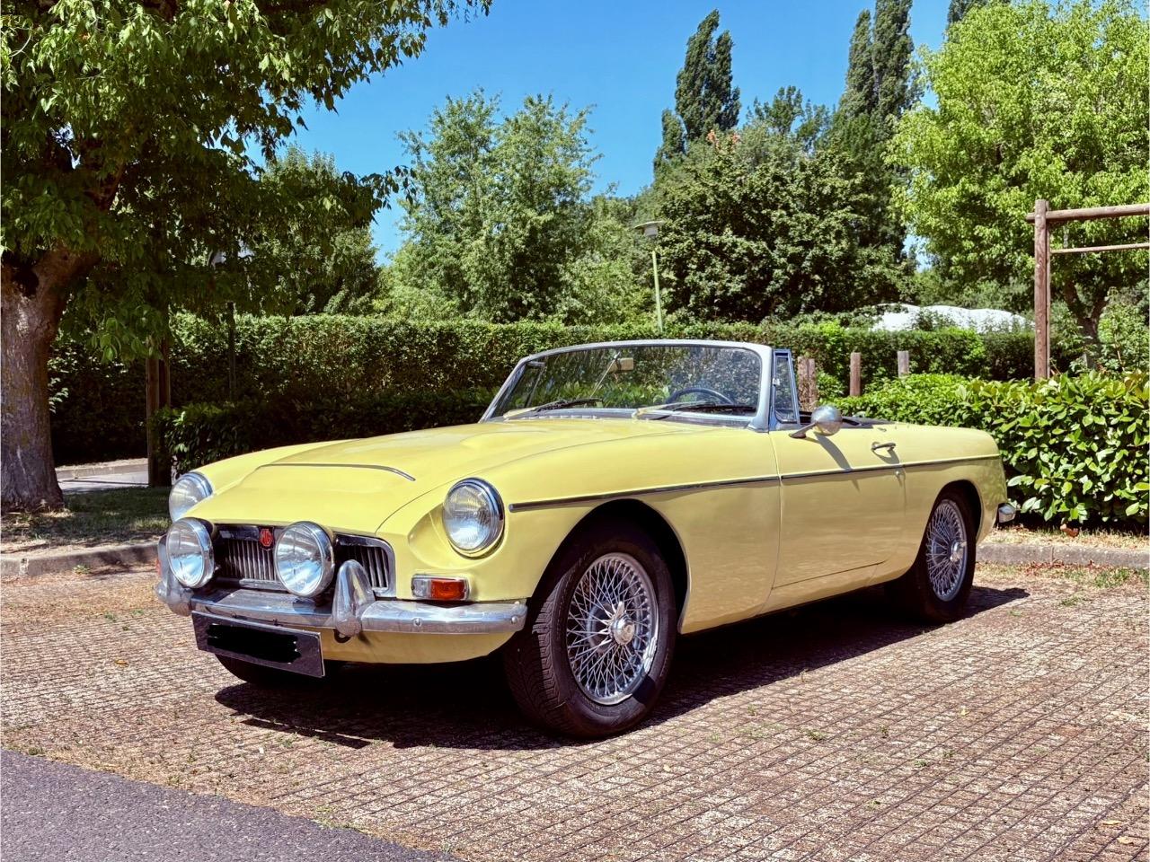 MG MGC Cabriolet - 1968 LesAnciennes.com