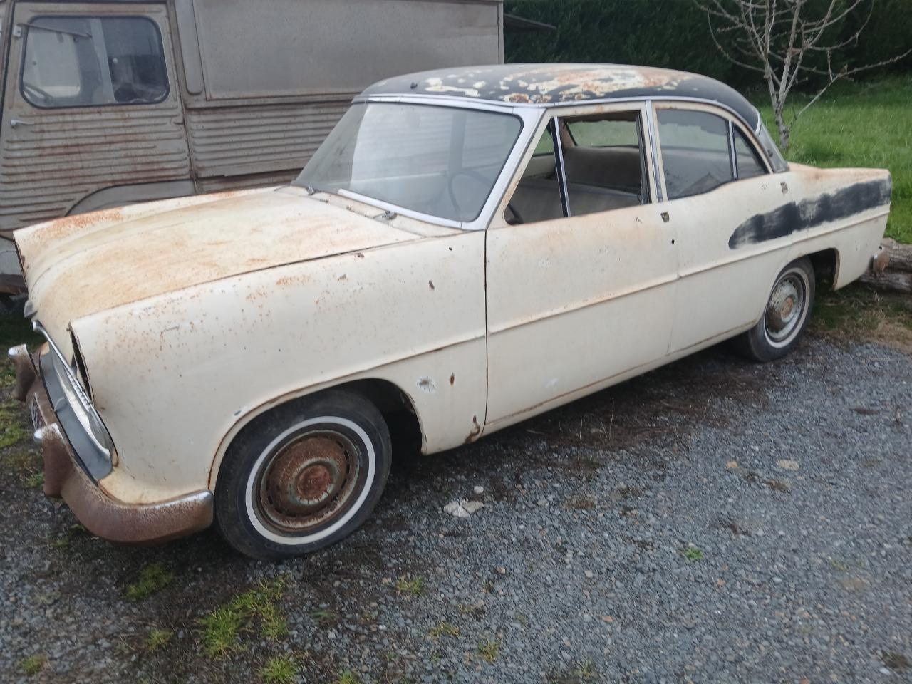 SIMCA Vedette - 1956 LesAnciennes.com