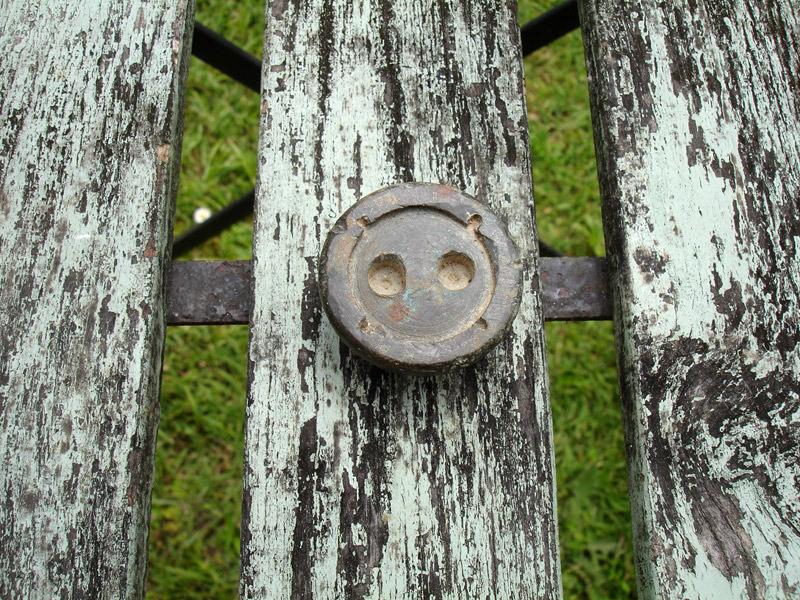 Bouchon en bronze moteur ou boite ancêtre LesAnciennes.com