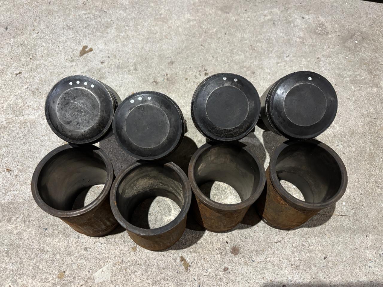 Kit Pistons/chemise PEUGEOT 404 injection LesAnciennes.com