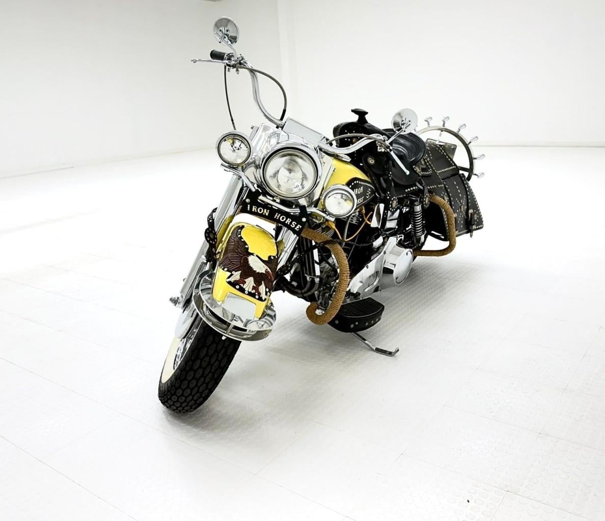 1971 Harley Davidson FLP Shovelhead LesAnciennes.com