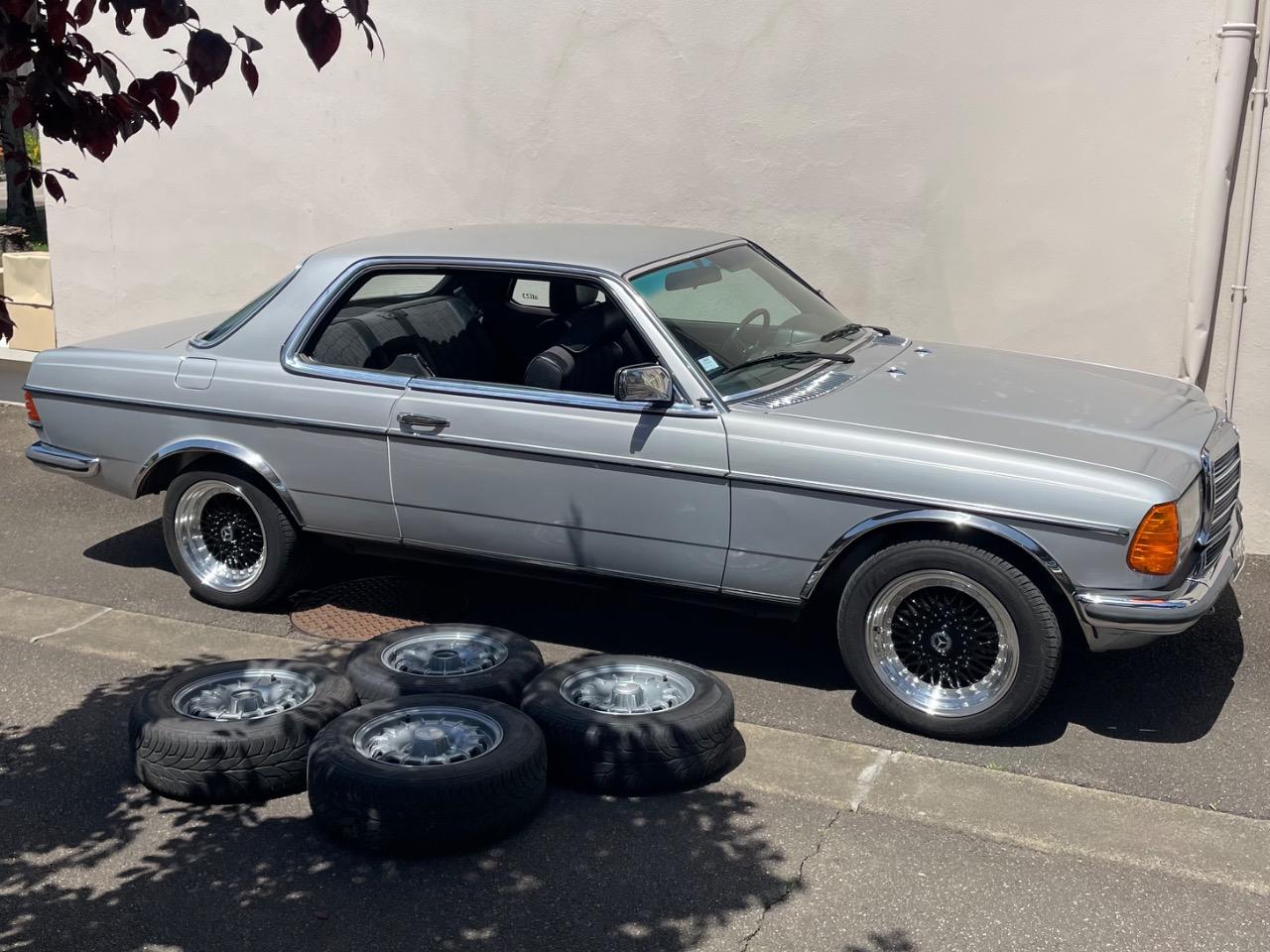 MERCEDES 230 CE W123 - 1982 LesAnciennes.com