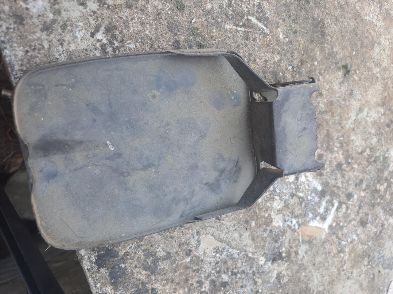 Trappe à essence PEUGEOT 504 LesAnciennes.com