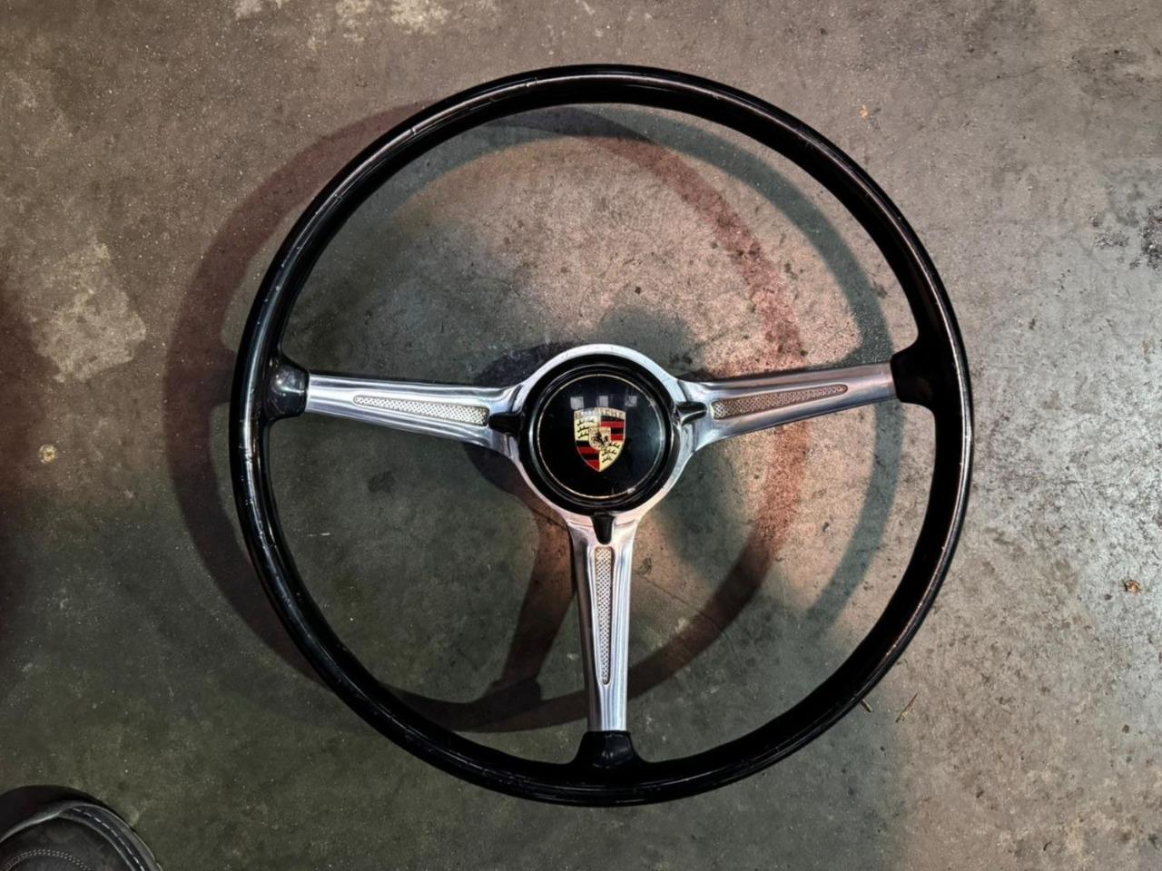 Volant PORSCHE 356 LesAnciennes.com