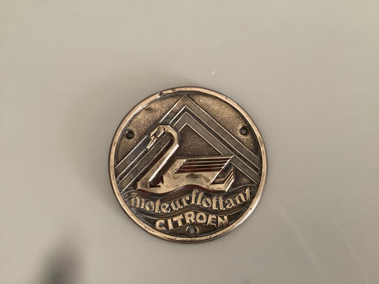 Ecusson CITROEN Rosalie LesAnciennes.com