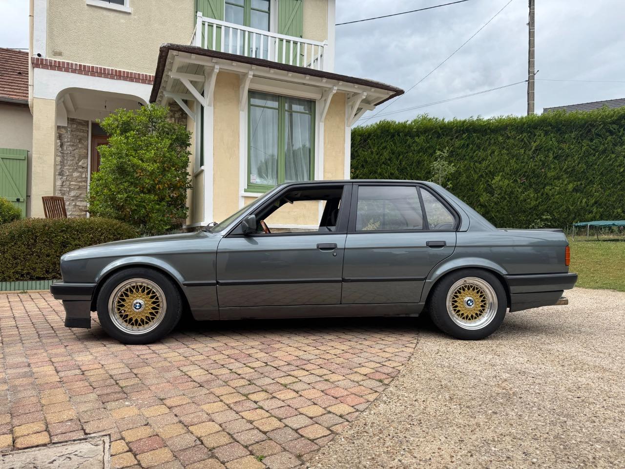 BMW 325 i - 1989 LesAnciennes.com
