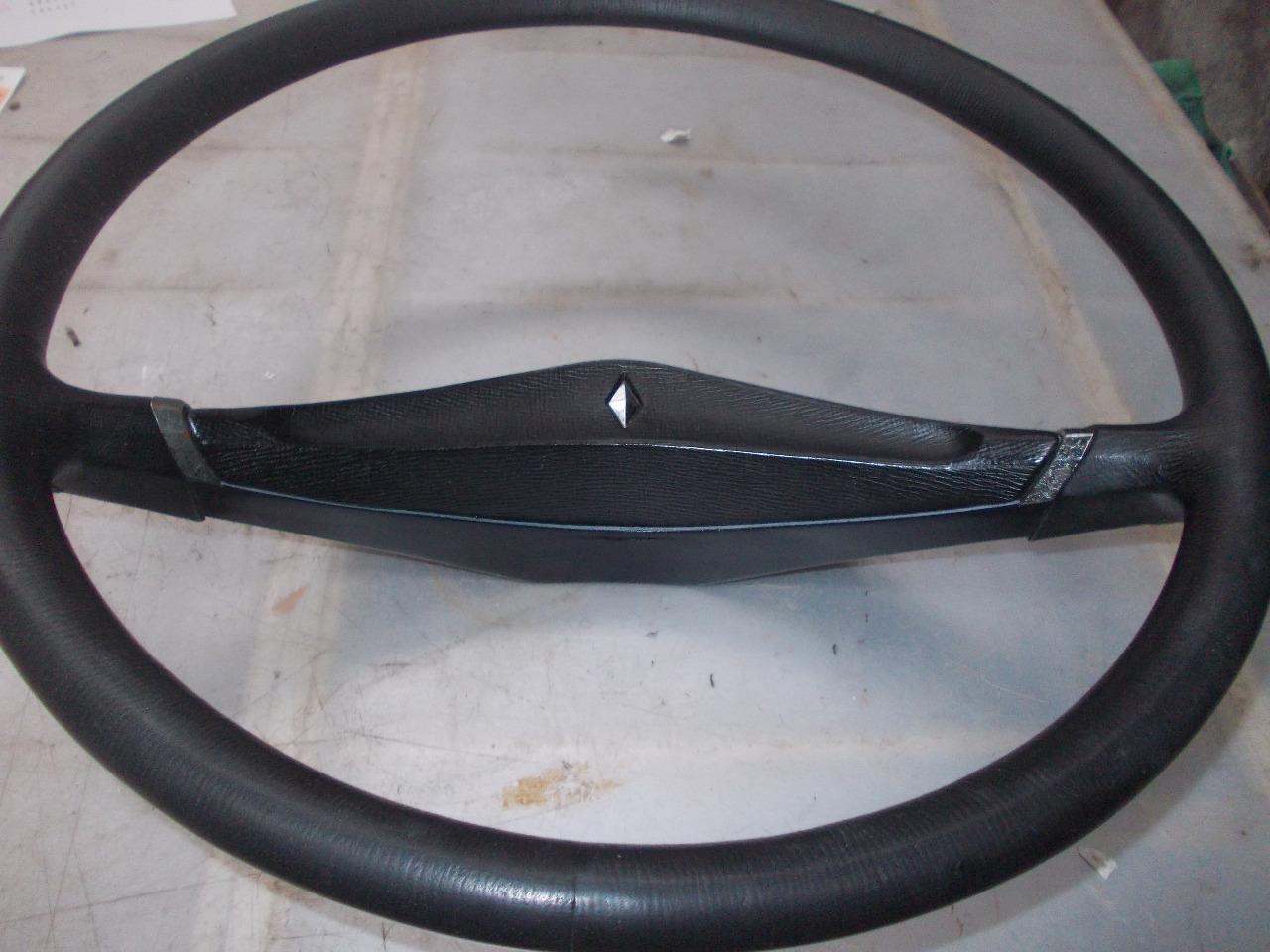Volant RENAULT 16 (R16) TS LesAnciennes.com