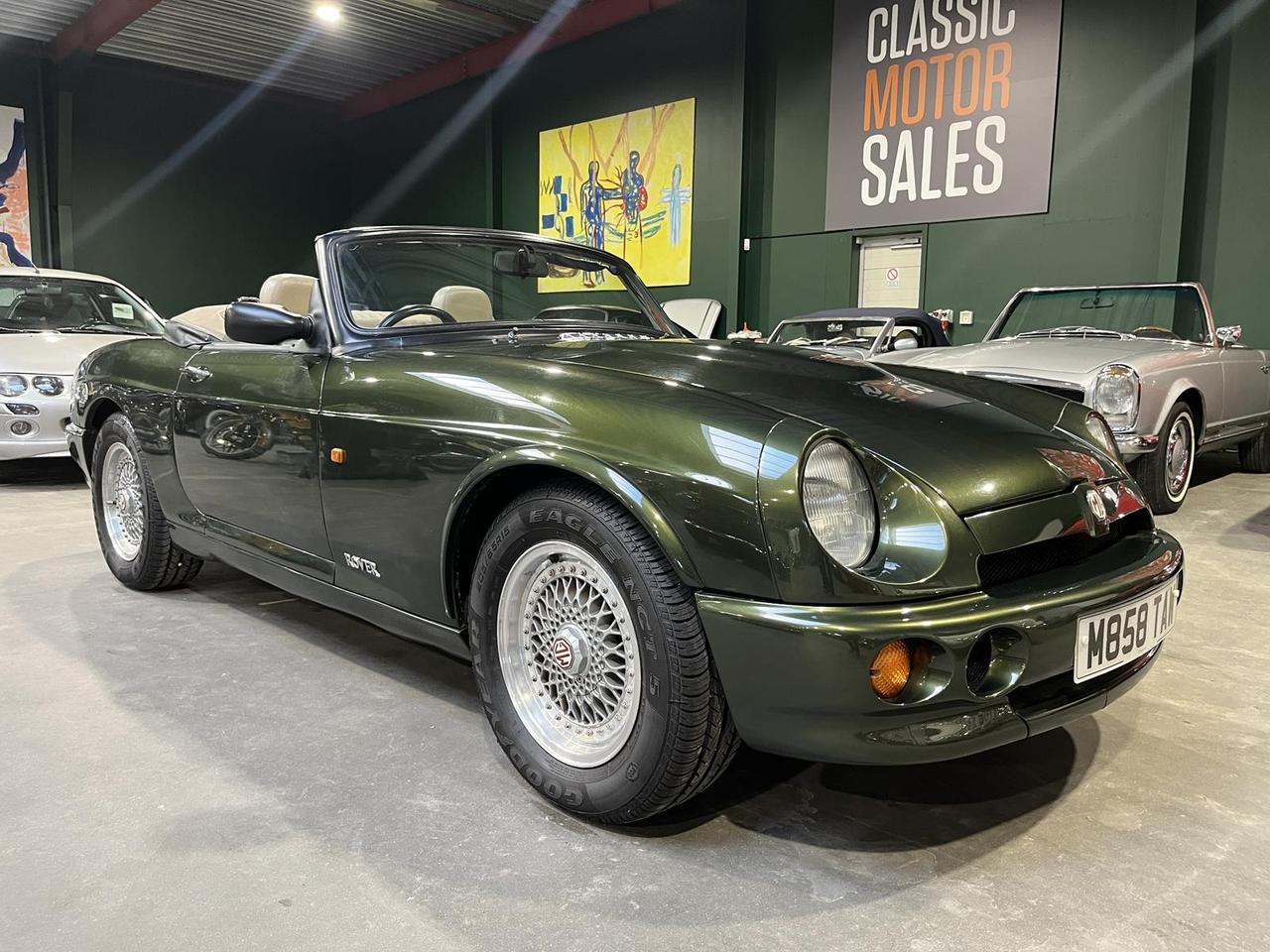 1994 MG RV8 LesAnciennes.com