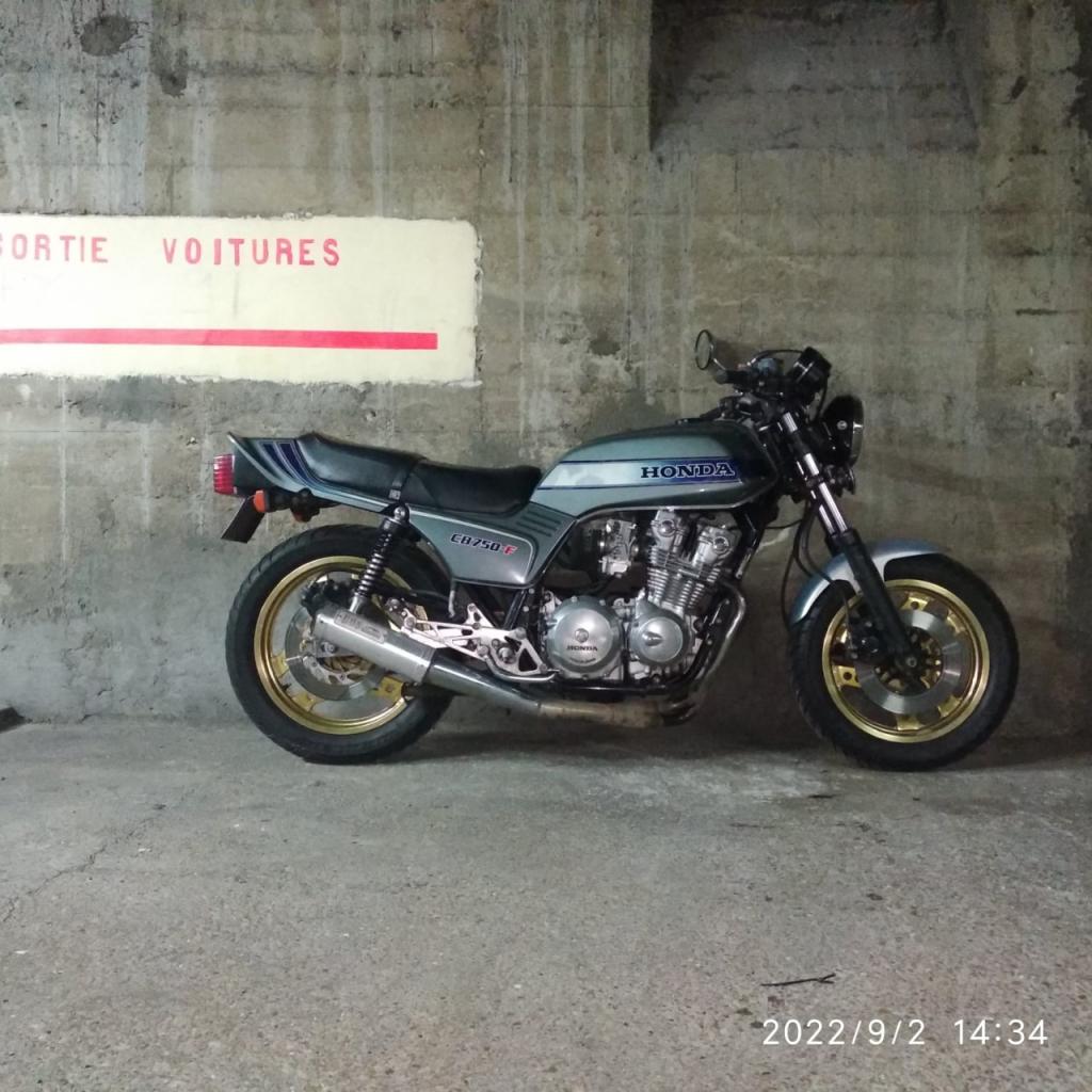 HONDA CB 750 F - 1982 LesAnciennes.com