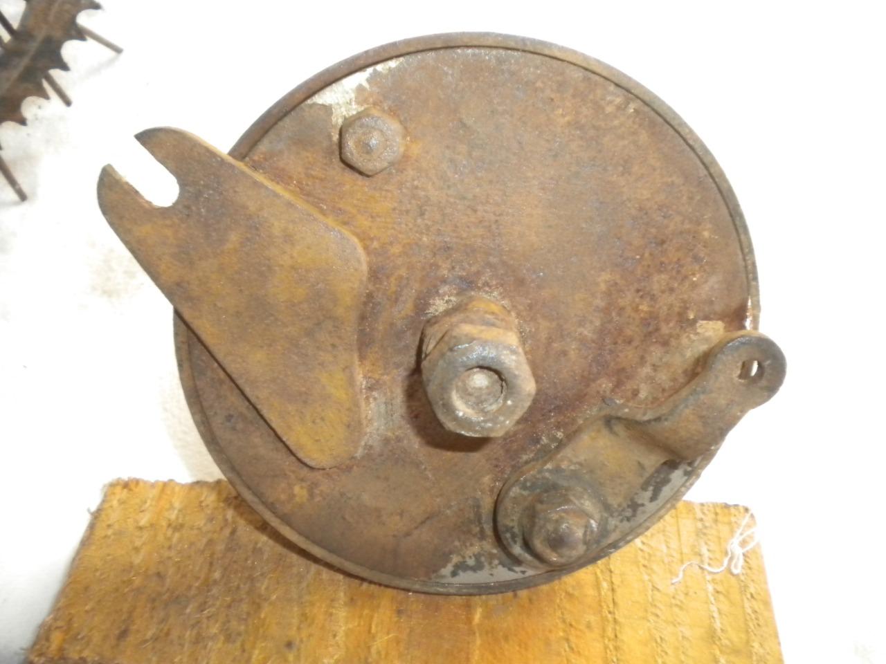Pièces UN JEU DE MOYEUX de roues moto ancienne LesAnciennes.com