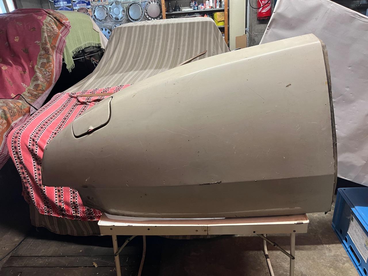 Aile arrière droite pour Citroën DS. LesAnciennes.com