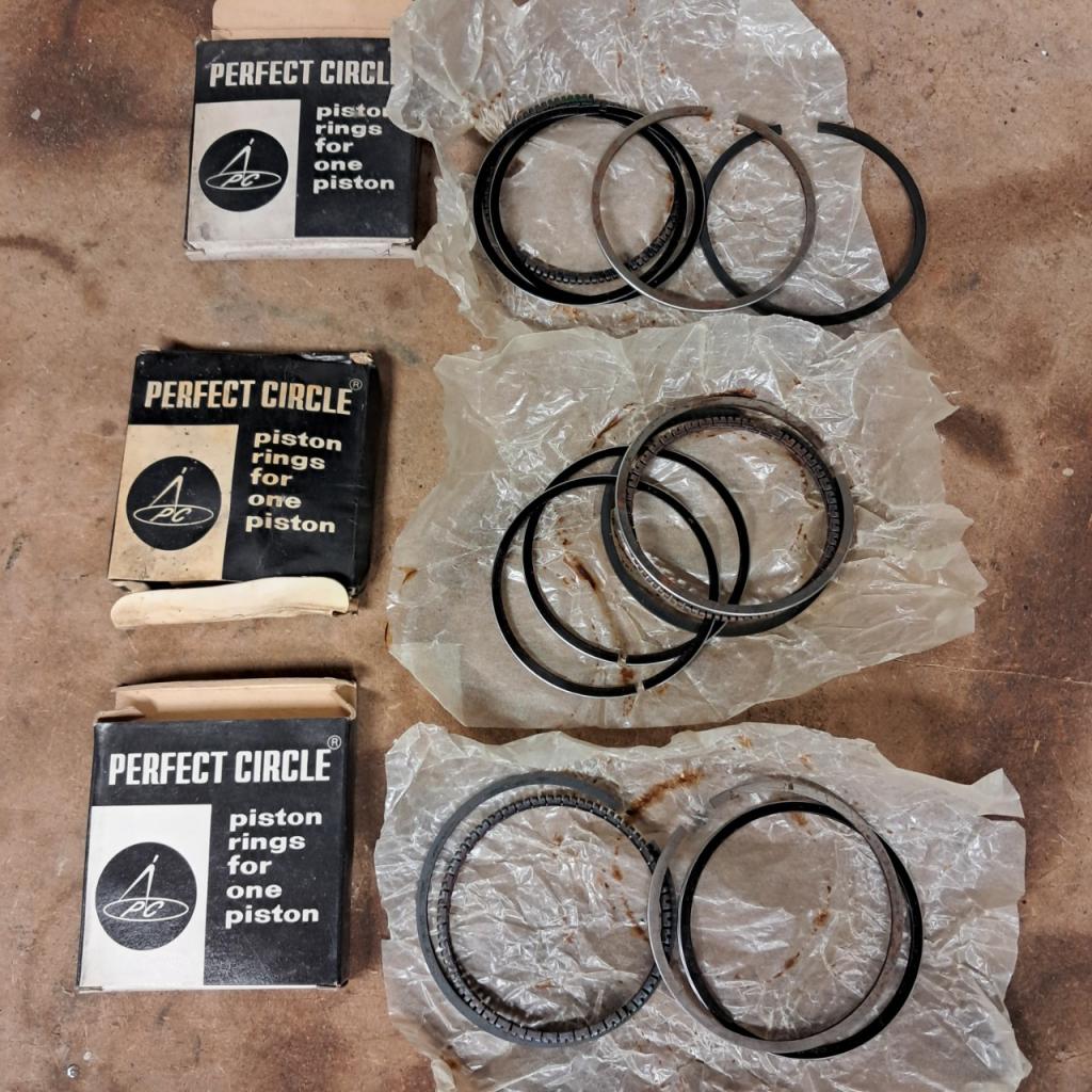 Segments pour 3 pistons std 75,20mm SIMCA 1500 LesAnciennes.com