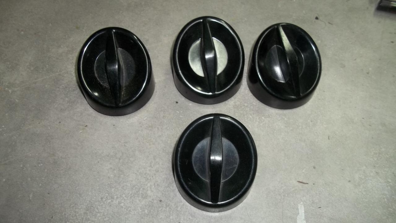 Bouchon RENAULT 16 (R16) LesAnciennes.com