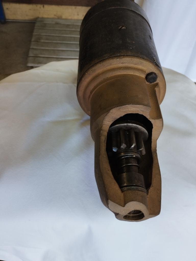 Démarreur Citroën Traction 11 B LesAnciennes.com