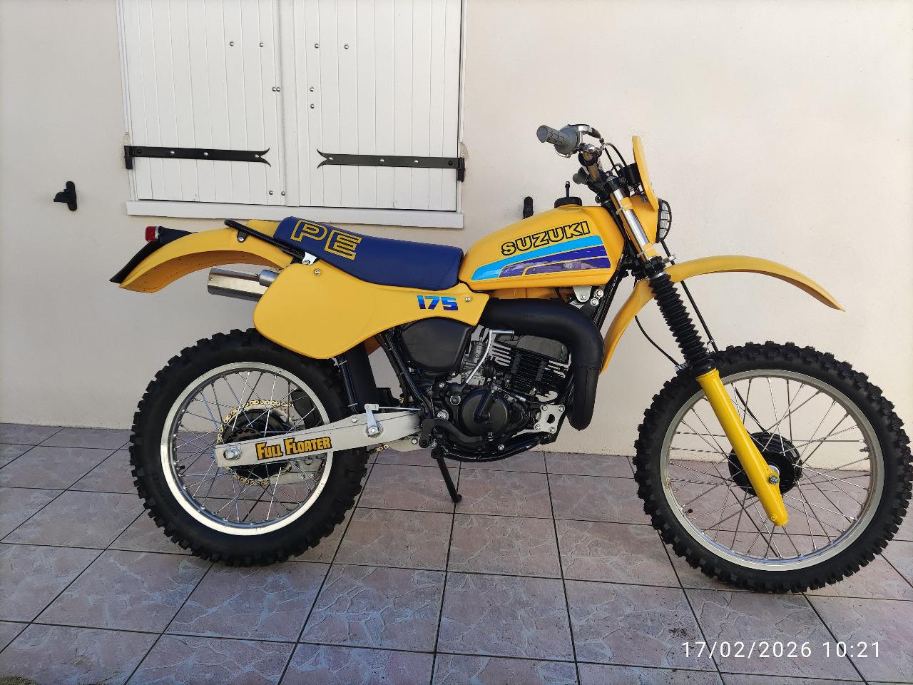 SUZUKI PE 175 - 1983 LesAnciennes.com