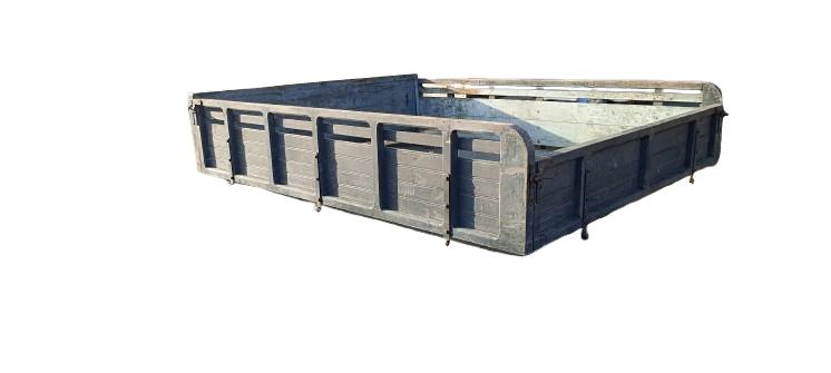 Ridelles de PEUGEOT 403 camionnette bâchée LesAnciennes.com