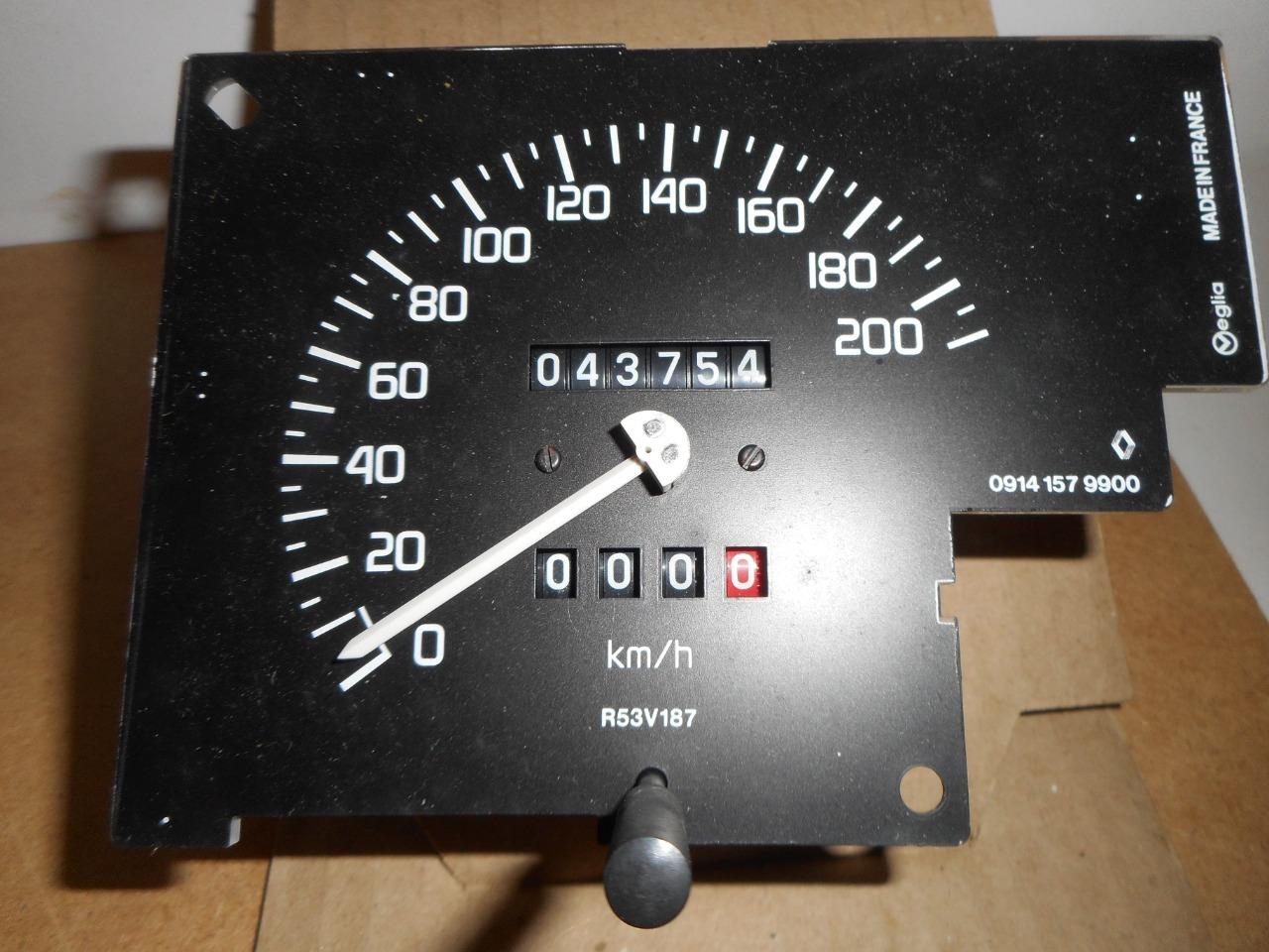 Tachymètre RENAULT inconnu LesAnciennes.com