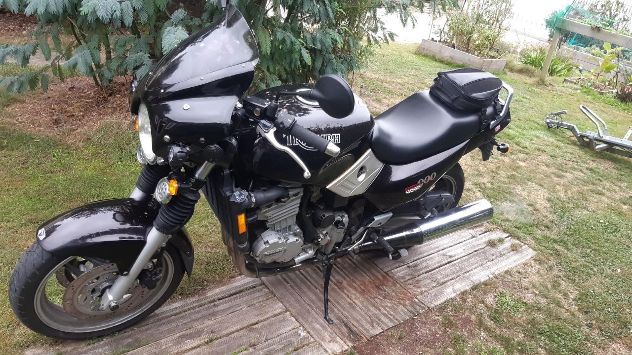 TRIUMPH Trident 900 - 1992 LesAnciennes.com