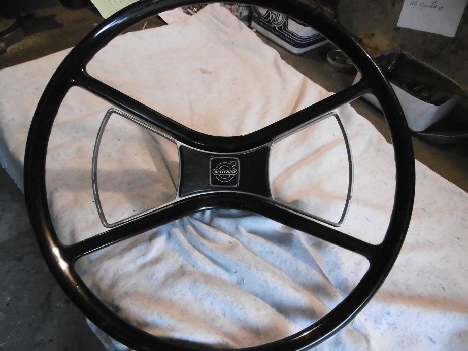 Volant VOLVO Amazon P 120 P 130 P 220 LesAnciennes.com