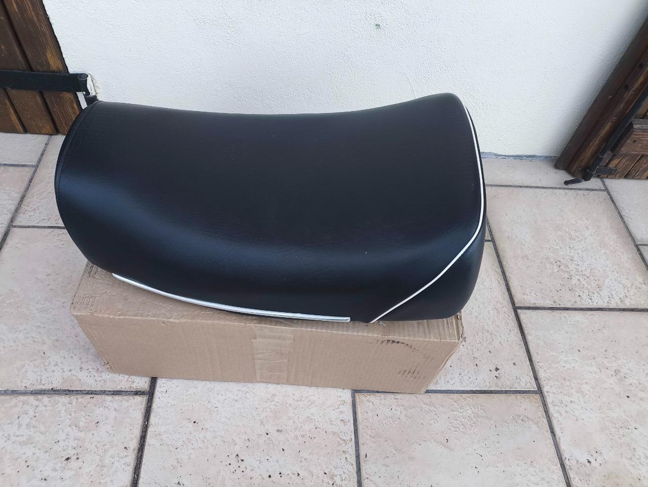 Selle mono repro neuve BMW R75 /5 R60/5 R60/5 LesAnciennes.com