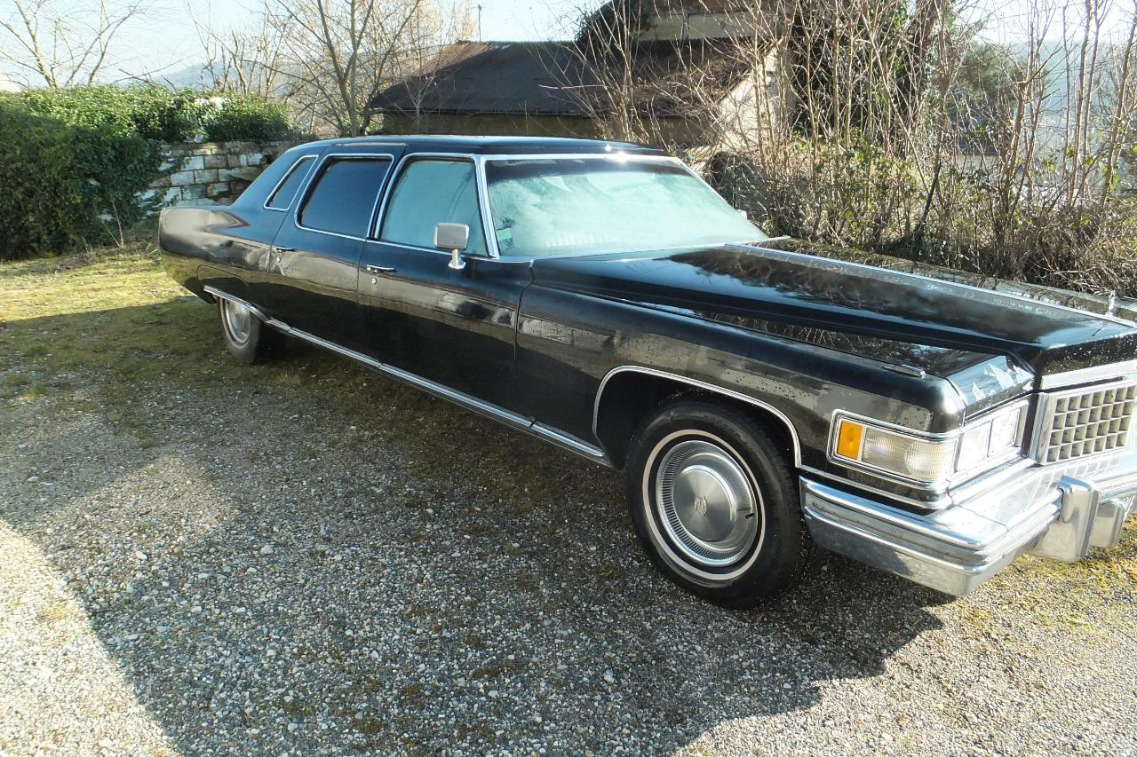 CADILLAC Fleetwood limousine - 1976 LesAnciennes.com