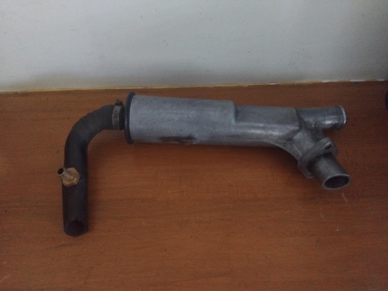 Reniflard PEUGEOT 404 LesAnciennes.com