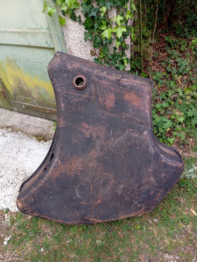 Réservoir JAGUAR Type E LesAnciennes.com