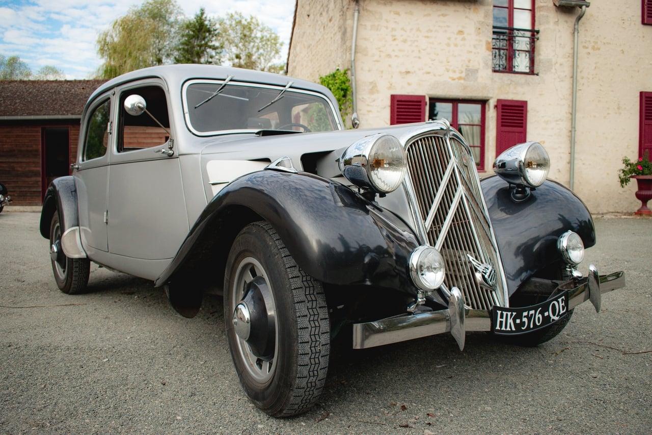 1951 Citroën Traction Avant 11BL LesAnciennes.com
