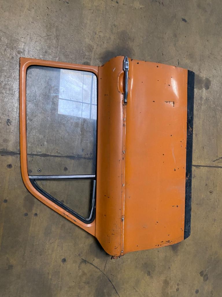 NSU TT porte LesAnciennes.com