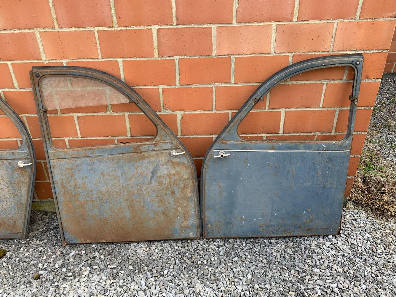 Lot de portes pour CITROEN 2CV AZ LesAnciennes.com