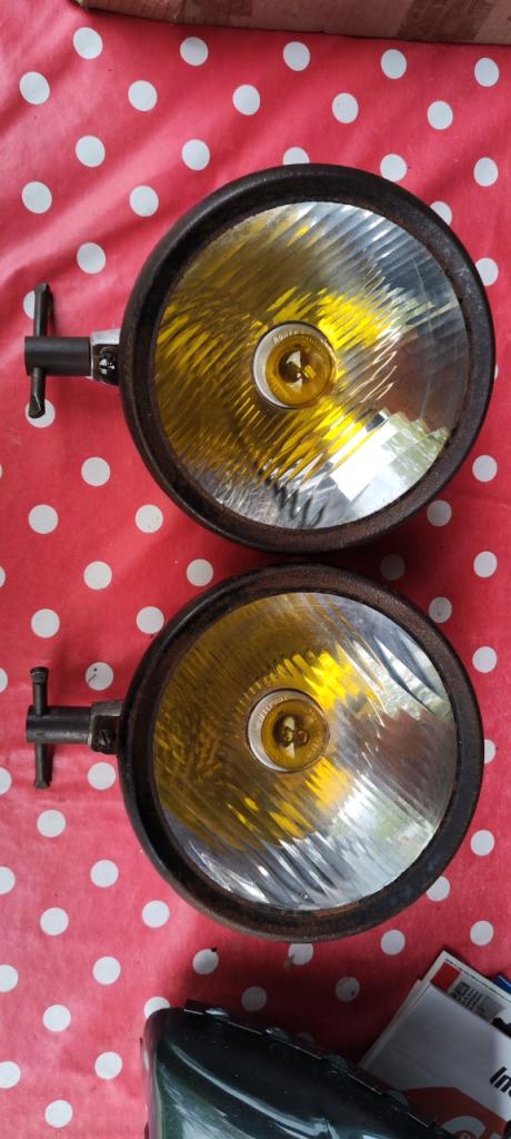 Phare PEUGEOT 202 LesAnciennes.com