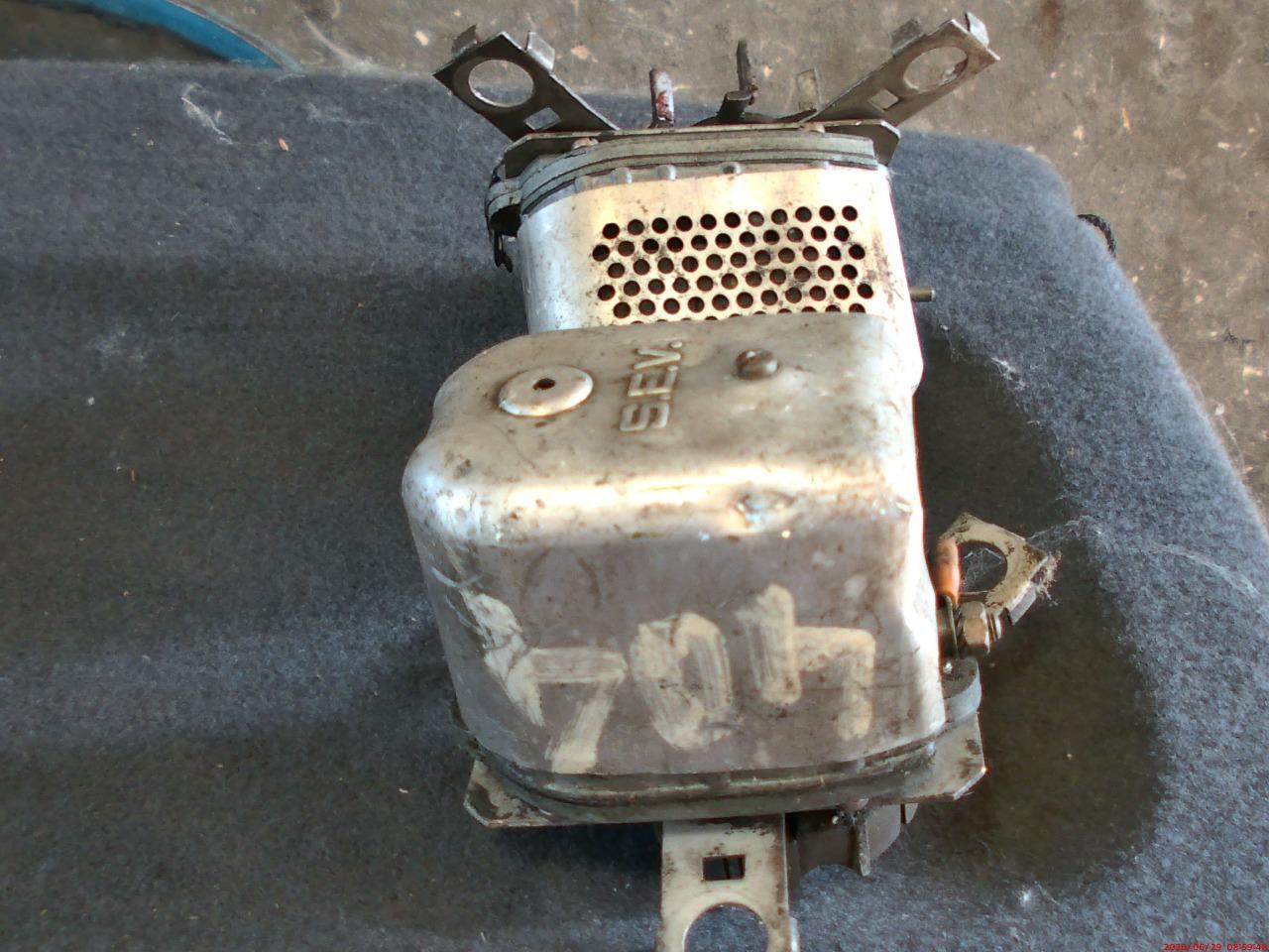 Moteur essuie glace PEUGEOT 404 LesAnciennes.com